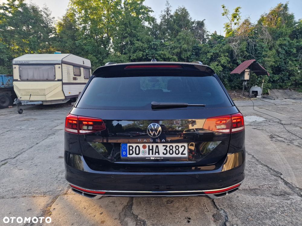 Volkswagen Passat Variant 2.0 TDI SCR DSG R-Line - 3