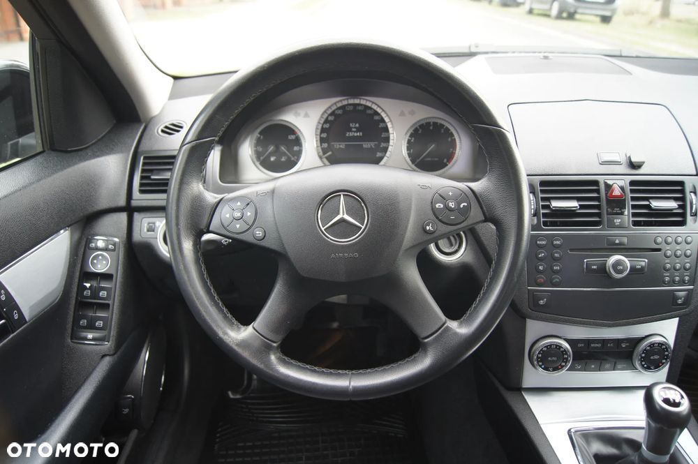 Mercedes-Benz Klasa C 180 Kompressor BlueEFFICIENCY Avantgarde - 13