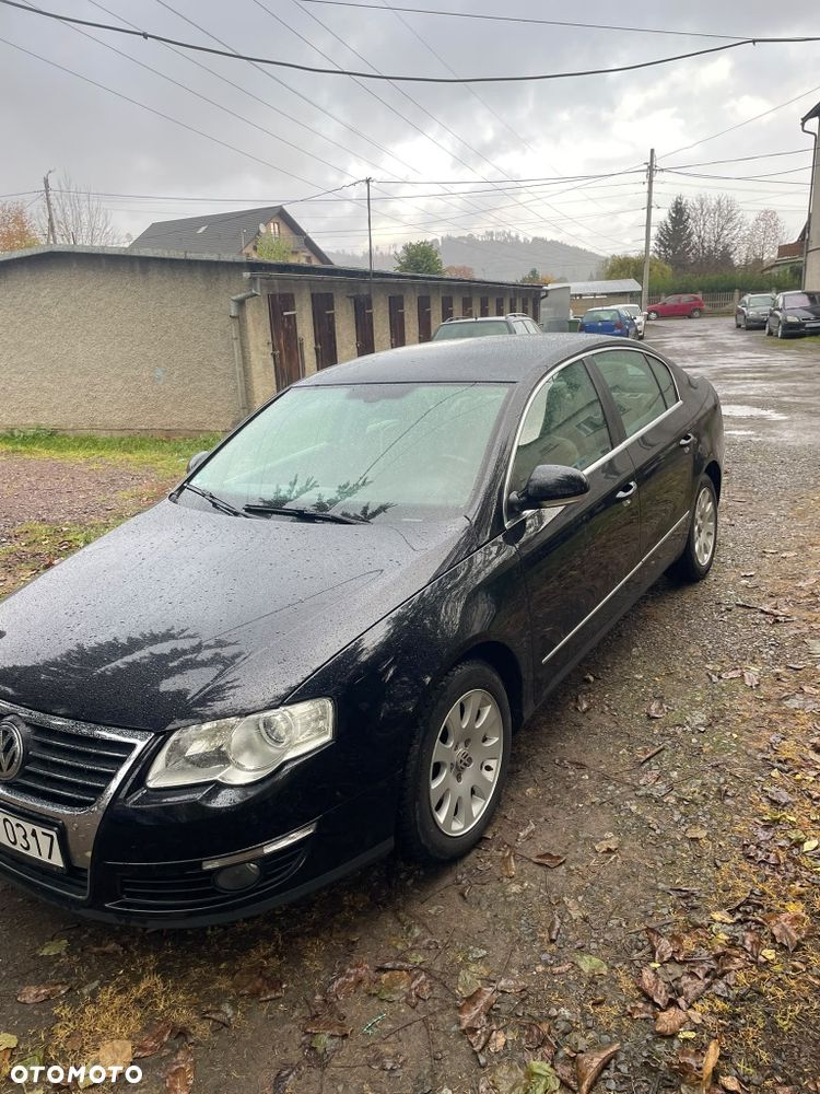Volkswagen Passat - 1