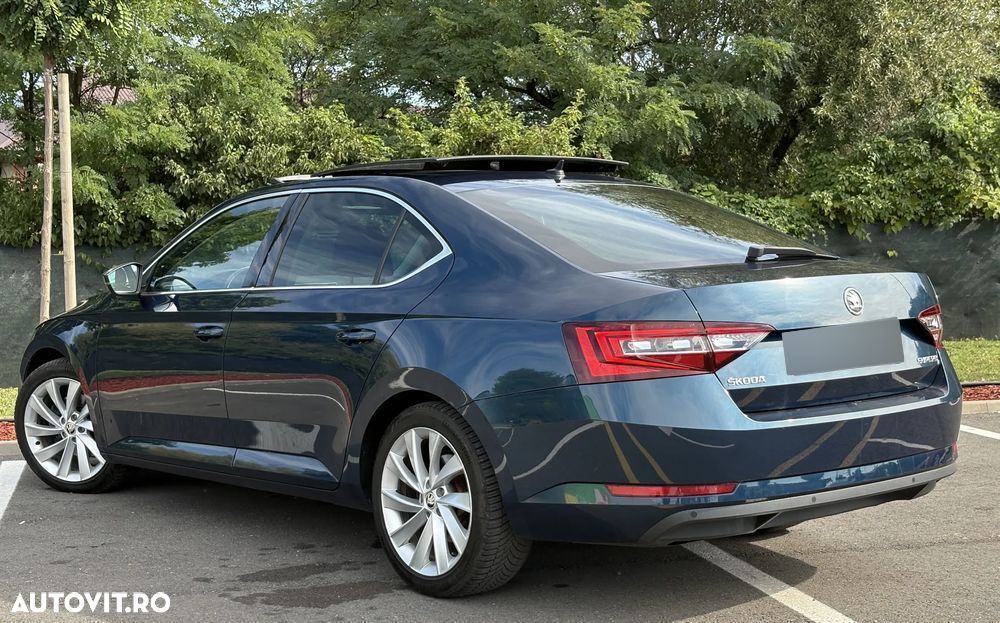 Skoda Superb 2.0 TDI DSG Style - 4
