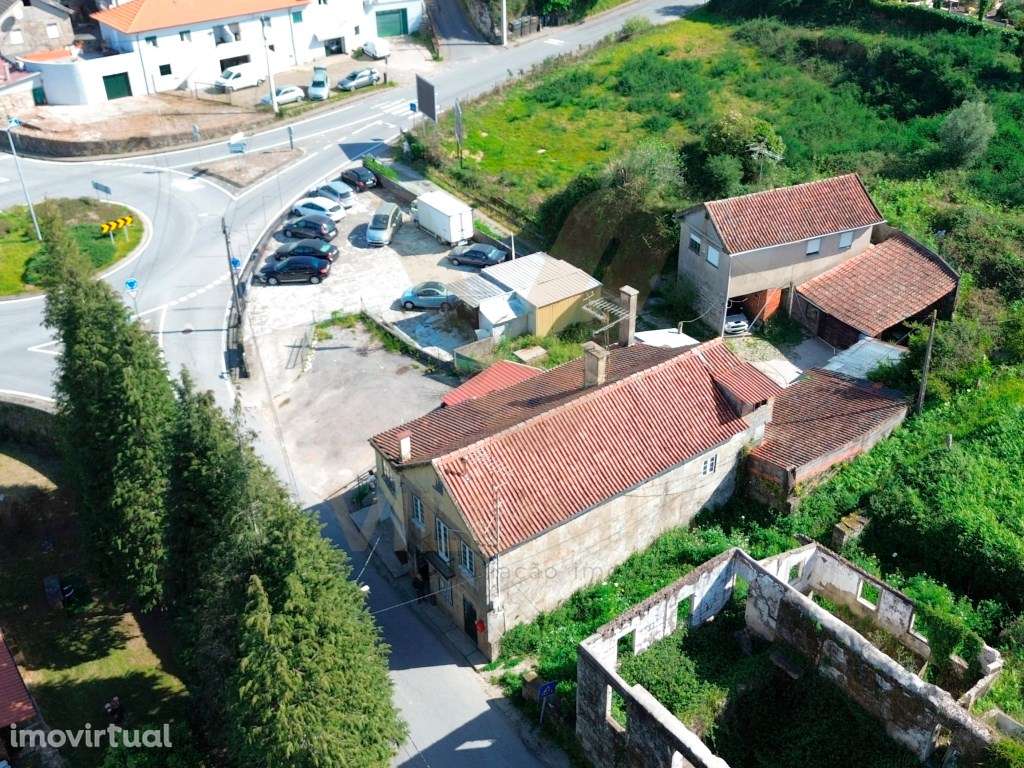 Moradia com Espaço Comercial e Terreno para Construção - Arcozelo -... - Grande imagem: 3/24