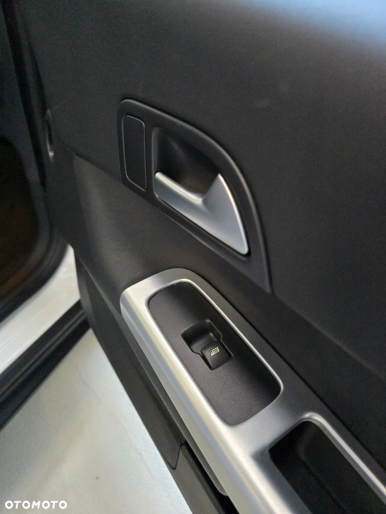 Volvo C30 1.6D DRIVe Momentum - 26