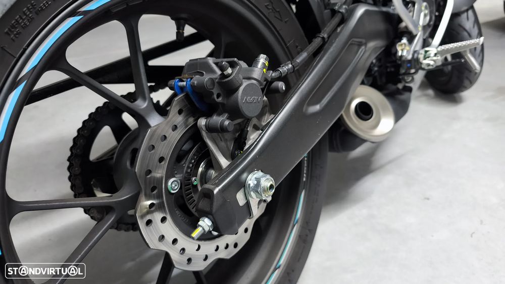 Honda CB CB125R Neo Sports Café - 13