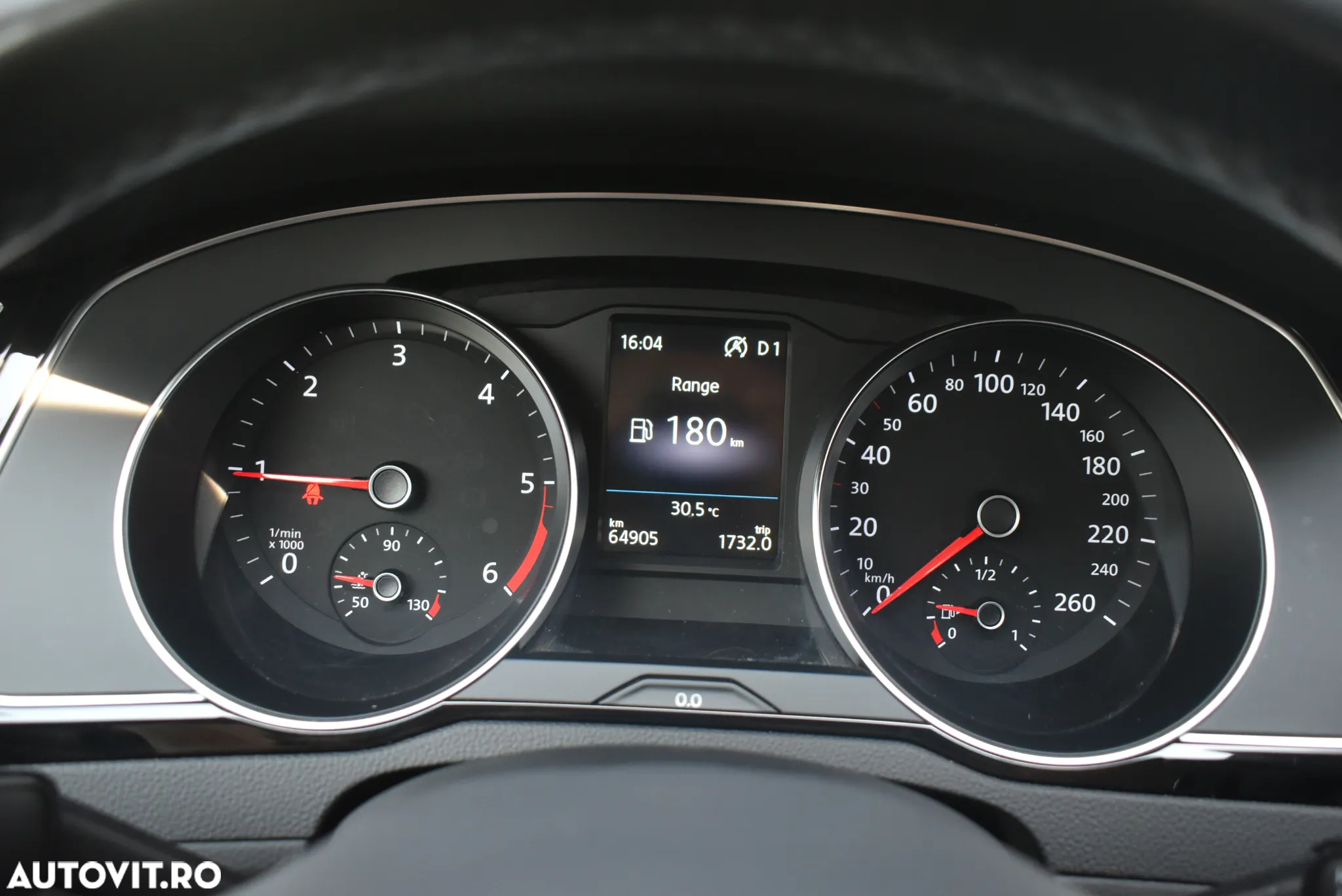 Volkswagen Passat 2.0 TDI DSG Comfortline - 11