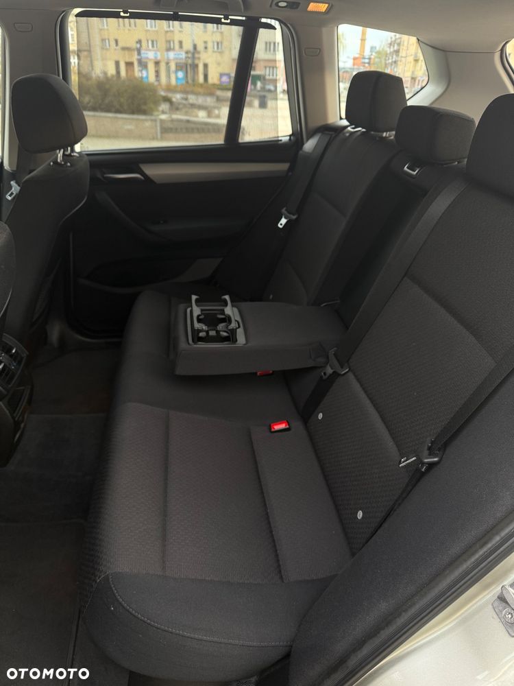 BMW X3 sDrive20i xLine - 11