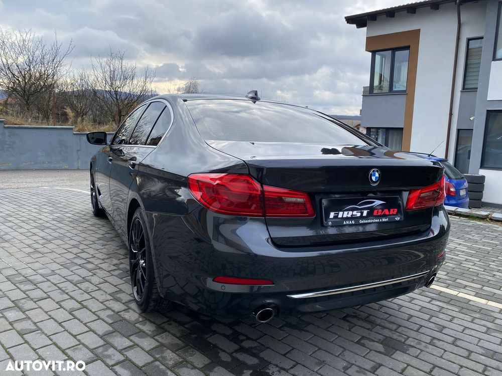 BMW Seria 5 530i xDrive AT - 13