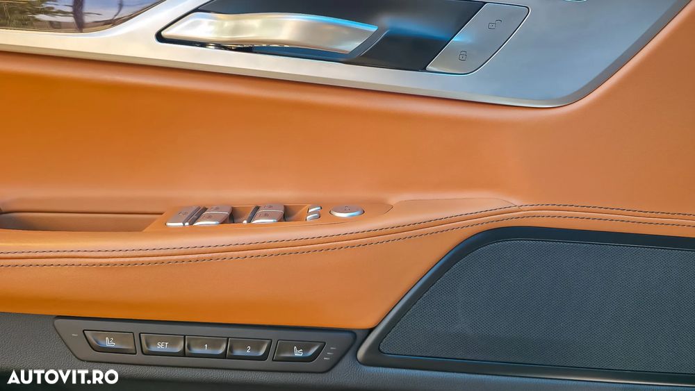 BMW Seria 7 745e - 18