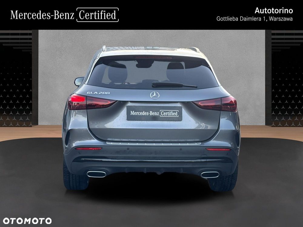 Mercedes-Benz GLA - 4