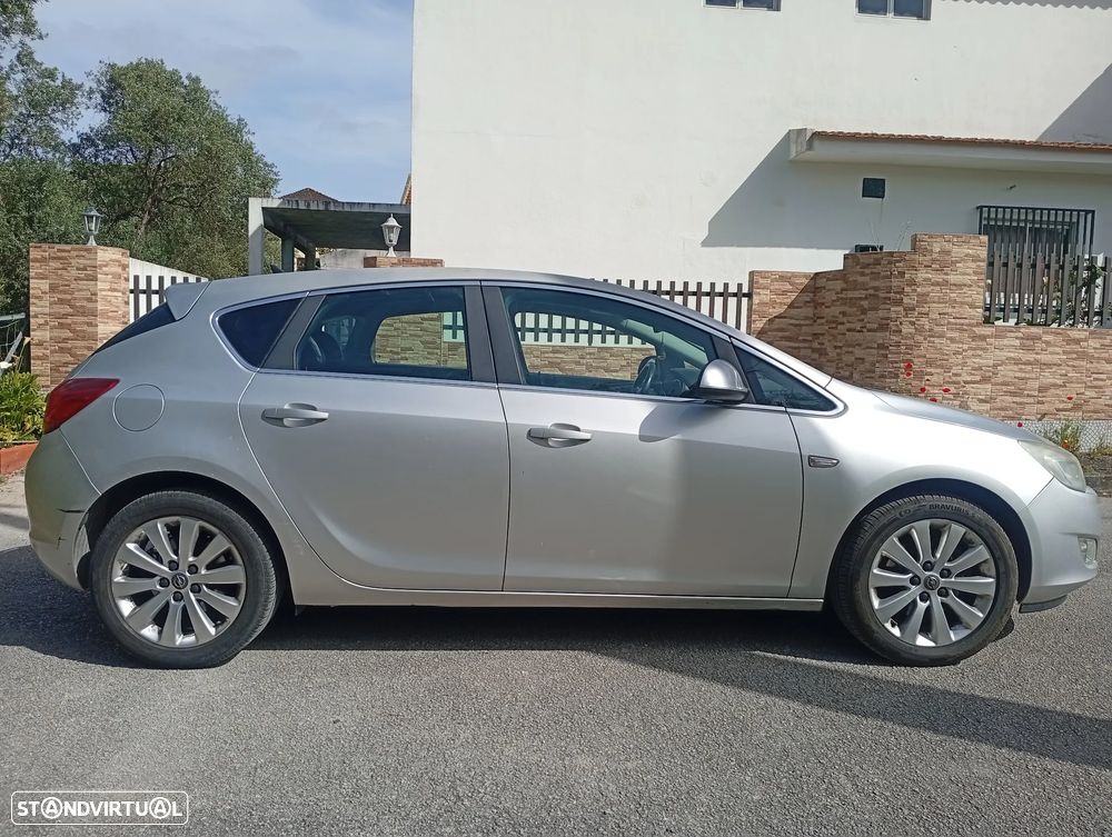 Opel Astra 1.7 CDTI Cosmo - 10