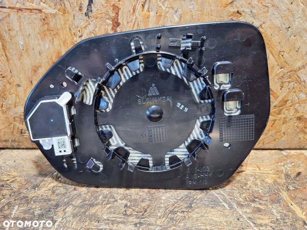 TOYOTA COROLLA E21 YARIS IV WKŁAD PRAWEGO LUSTERKA ASYSTENT OE - 3