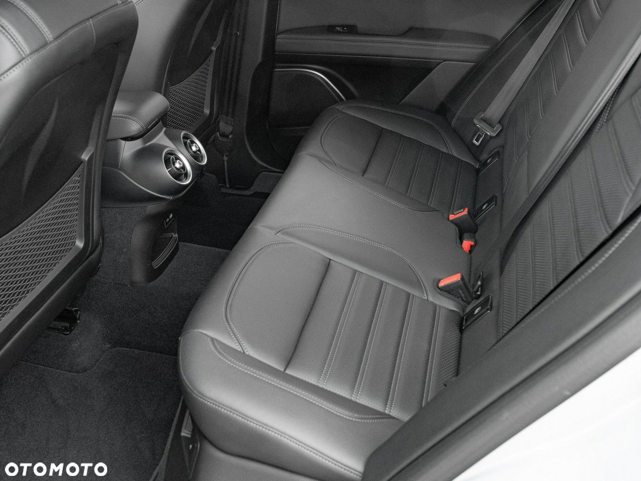 Alfa Romeo Stelvio 2.0 Turbo Sprint Q4 - 26