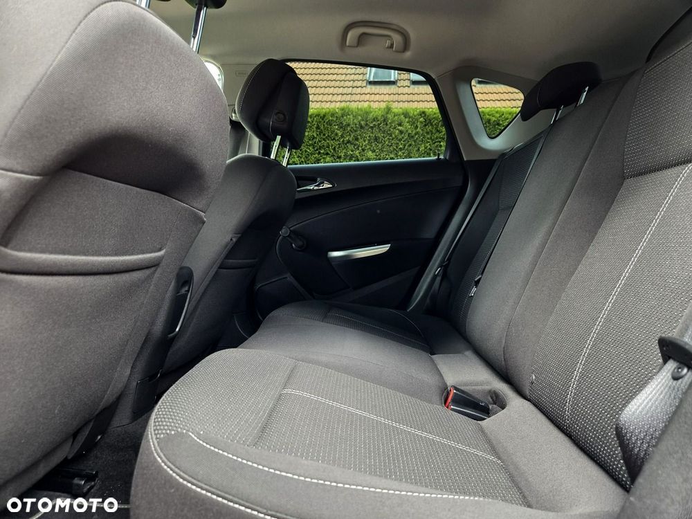 Opel Astra 1.4 T Cosmo EU6 - 12