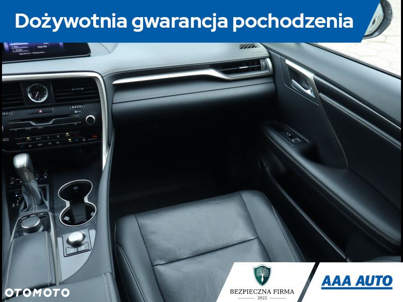 Lexus RX - 9