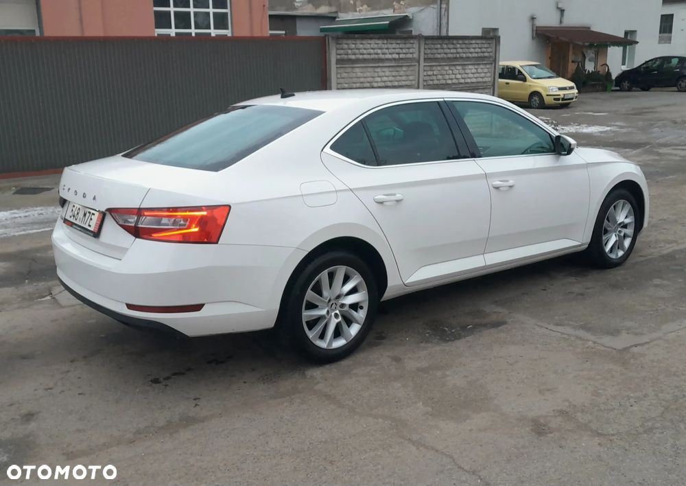 Skoda Superb ver-2-0-tdi-style - 7