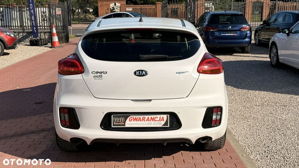 Kia Ceed - 10