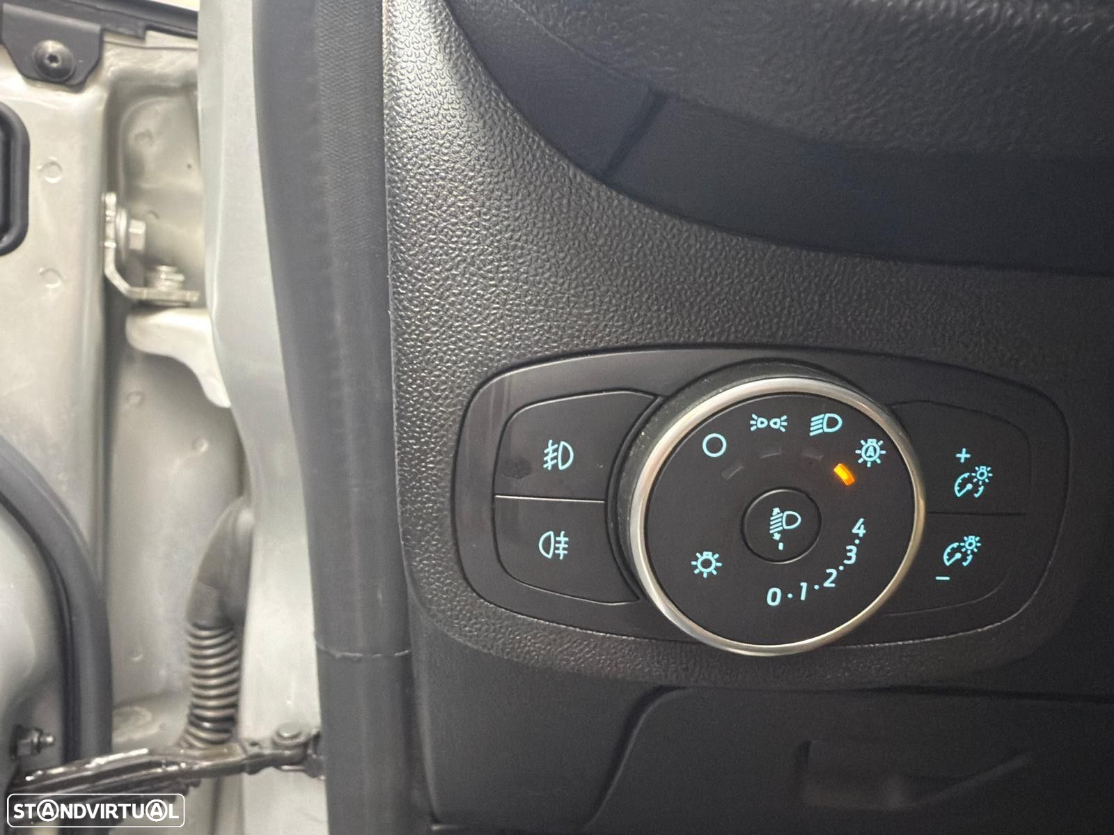 Ford Fiesta 1.0 EcoBoost Connected - 14