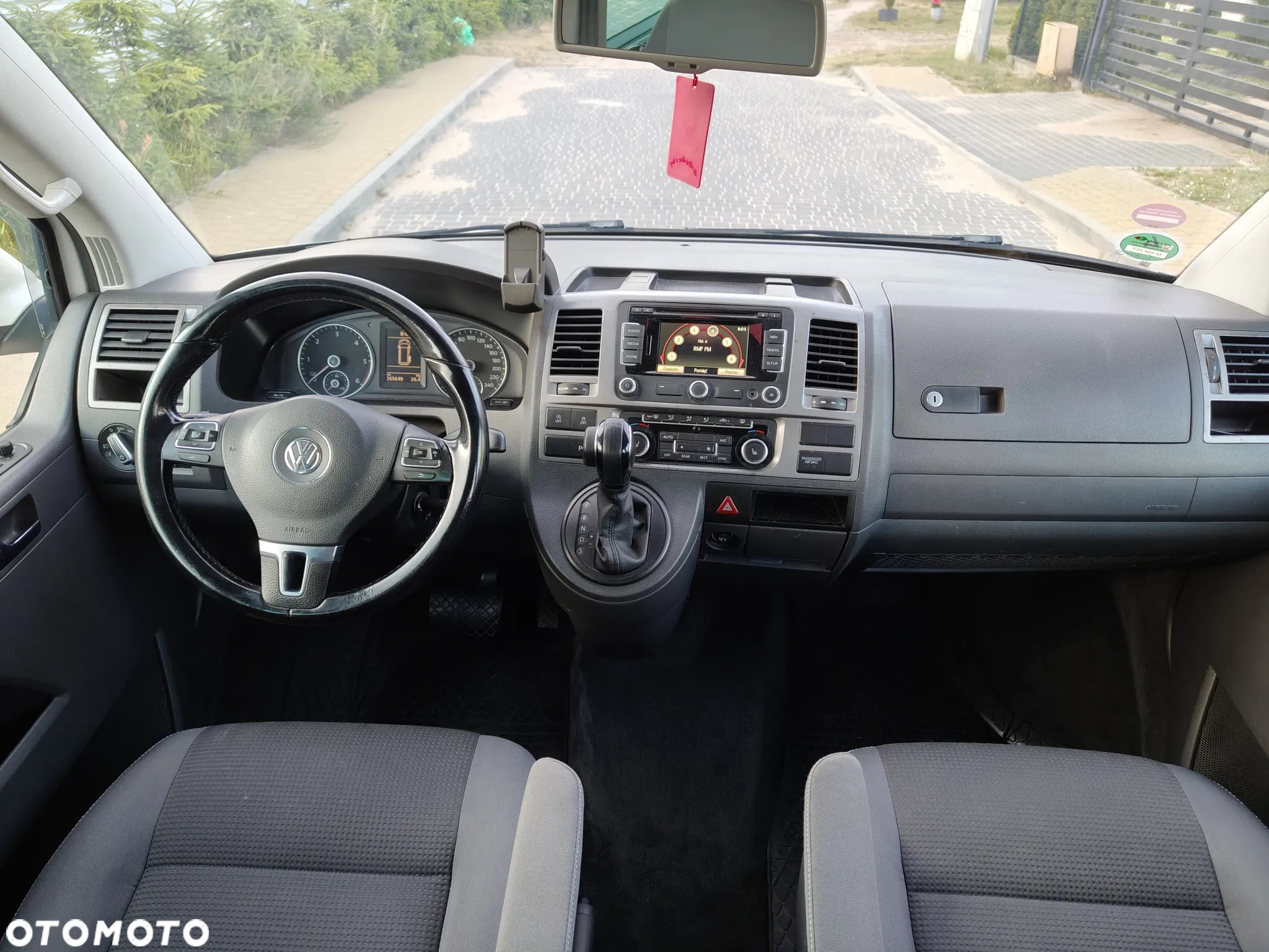 Volkswagen Multivan - 26