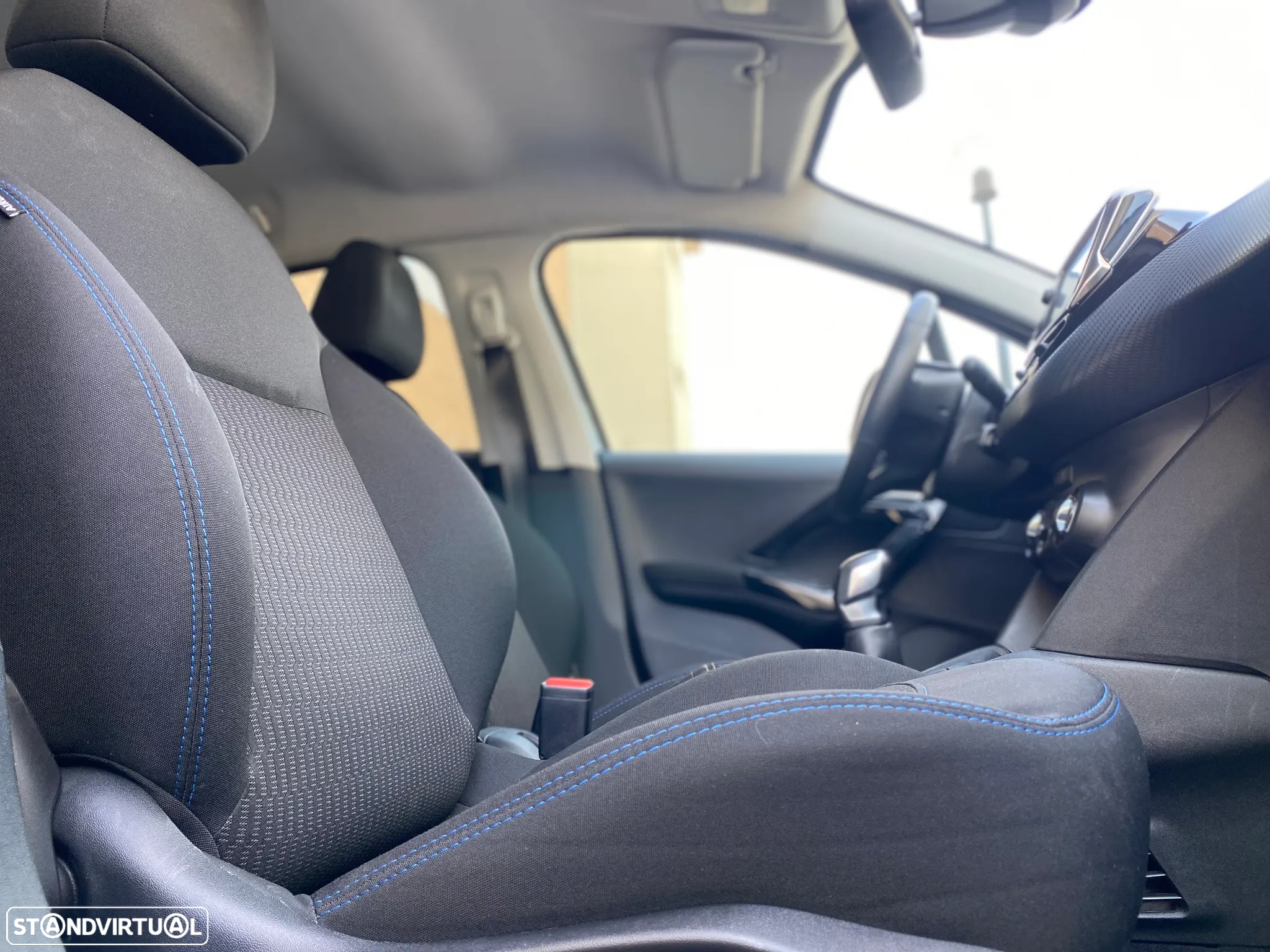 Peugeot 208 1.6 BlueHDi Style - 9