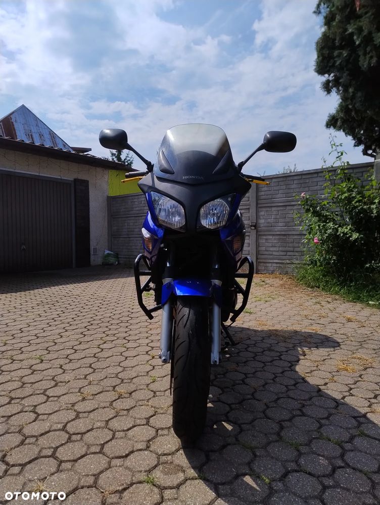Honda CBF - 3