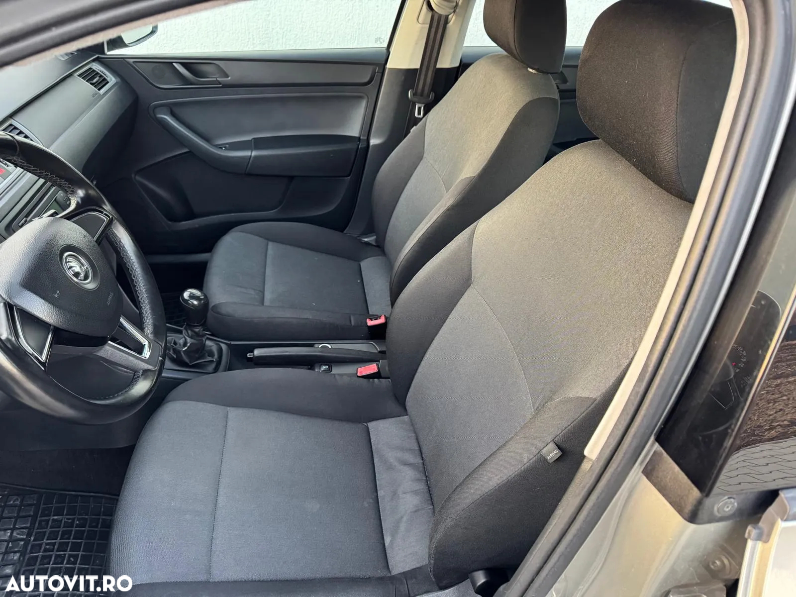 Skoda RAPID - 12