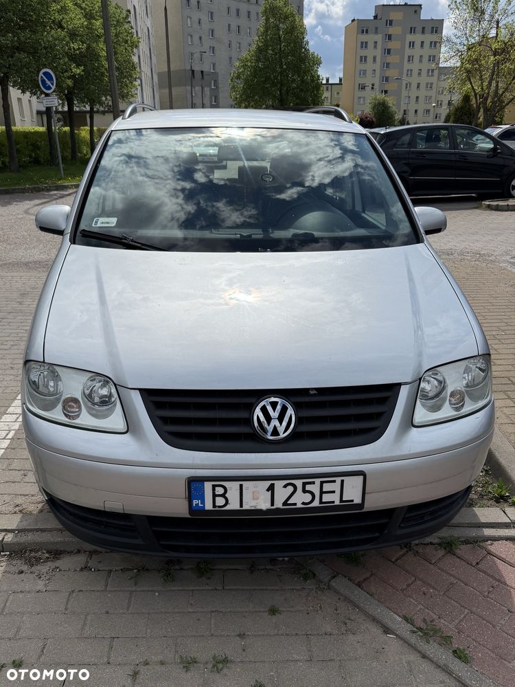 Volkswagen Touran - 1