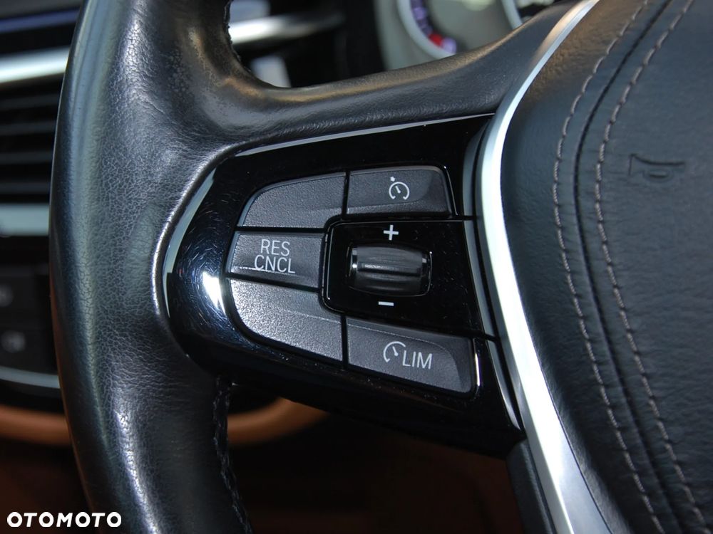 BMW Seria 5 520d xDrive M Sport sport - 26