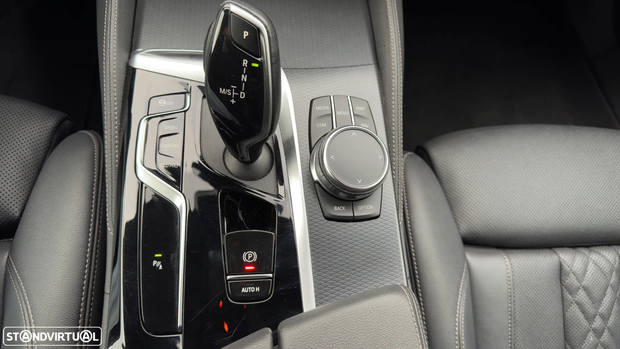 BMW 520 d Pack Desportivo M Auto - 24