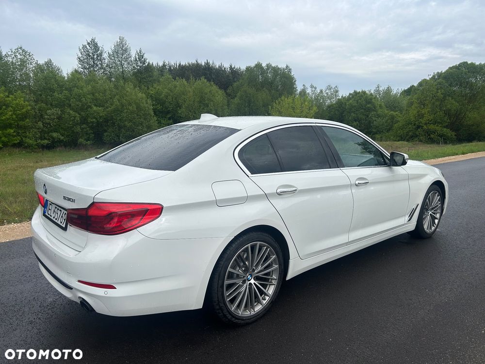 BMW Seria 5 530i xDrive Sport Line - 9