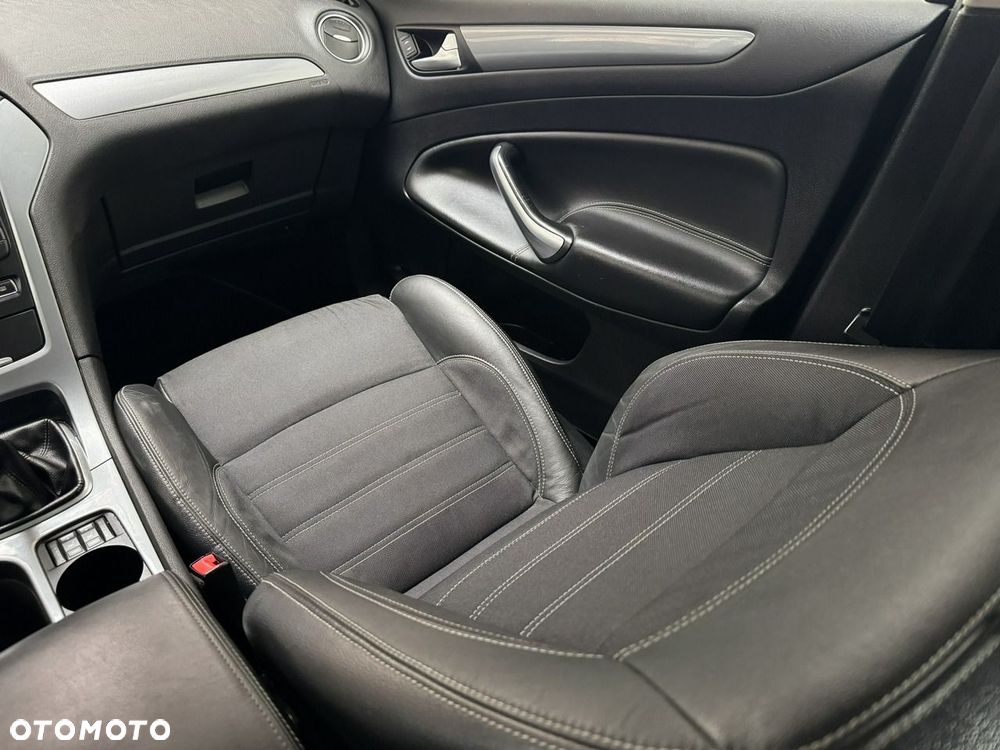 Ford Mondeo 2.0 TDCi Champions Edition - 24