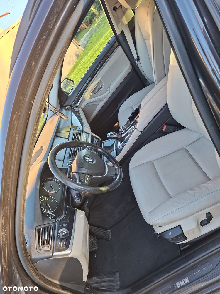 BMW Seria 5 525d - 8