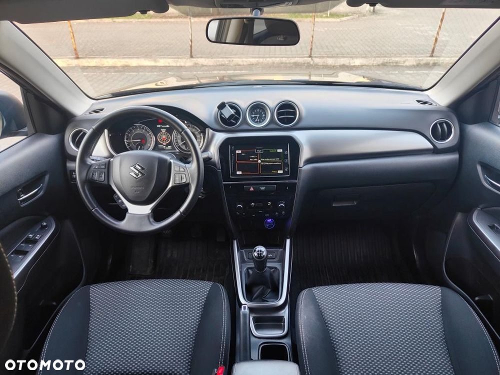Suzuki Vitara 1.0 Boosterjet Premium 2WD - 11