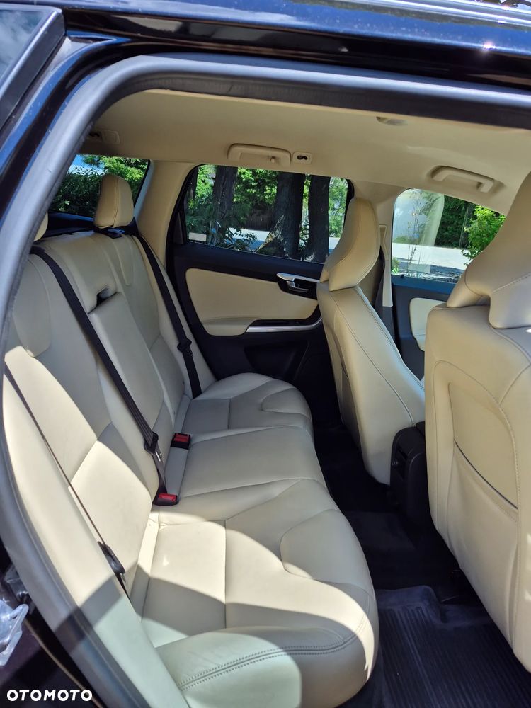 Volvo XC 60 D4 Drive-E Momentum - 5
