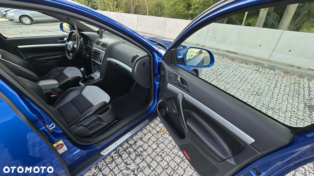 Skoda Octavia 2.0 TDI DPF RS - 18