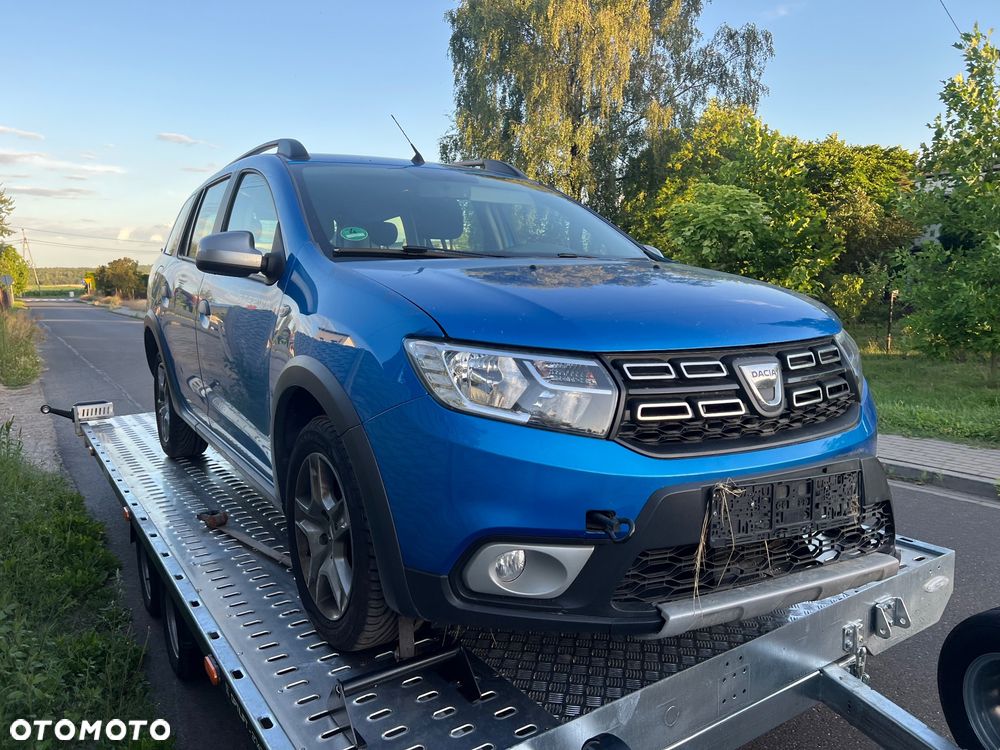 Dacia Logan TCe 90 S&S Stepway Celebration - 8
