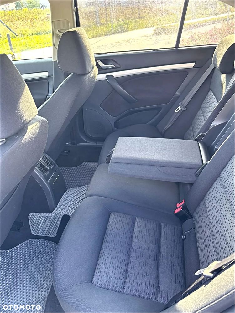 Skoda Octavia 1.4 TSI Ambiente - 9