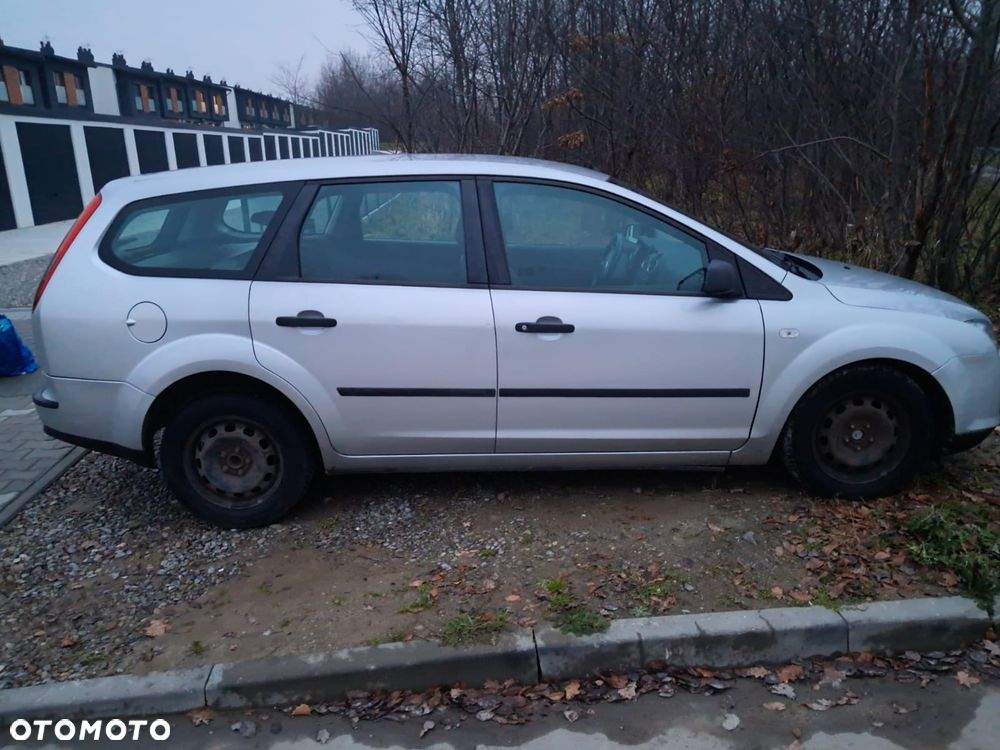 Ford Focus 1.6 Ambiente - 1