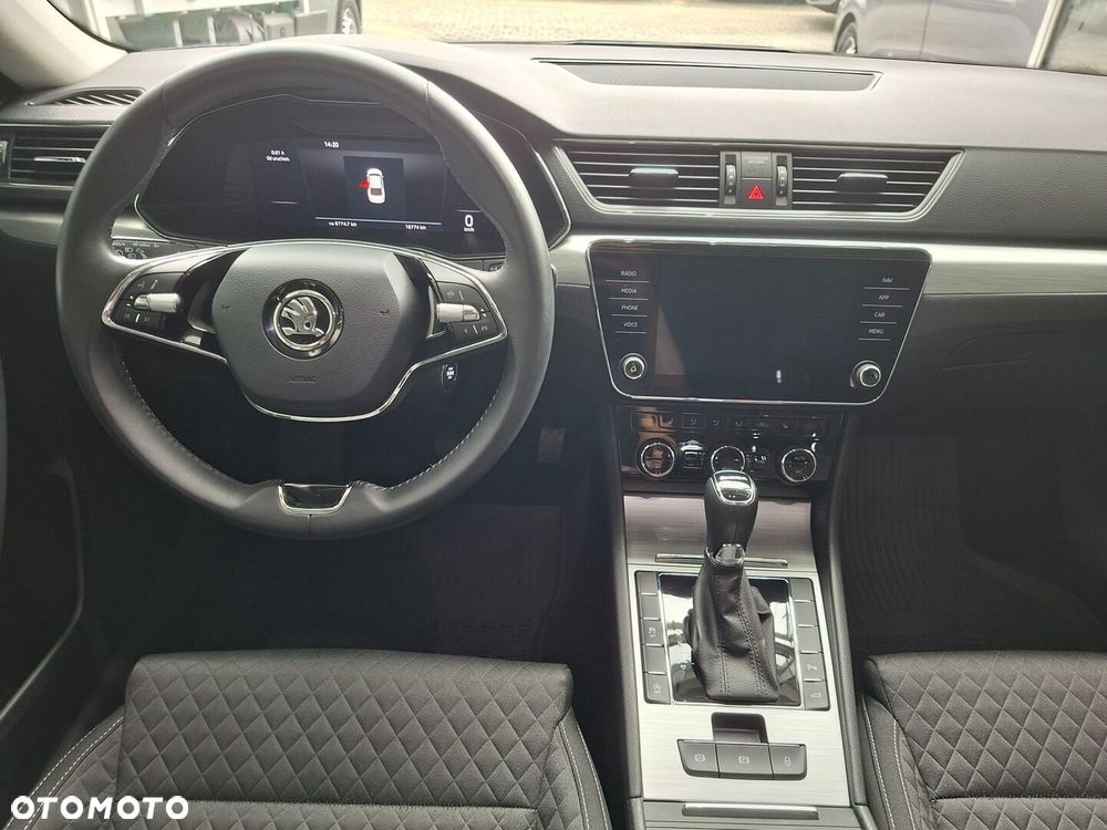 Skoda Superb 2.0 TSI Ambition DSG - 18