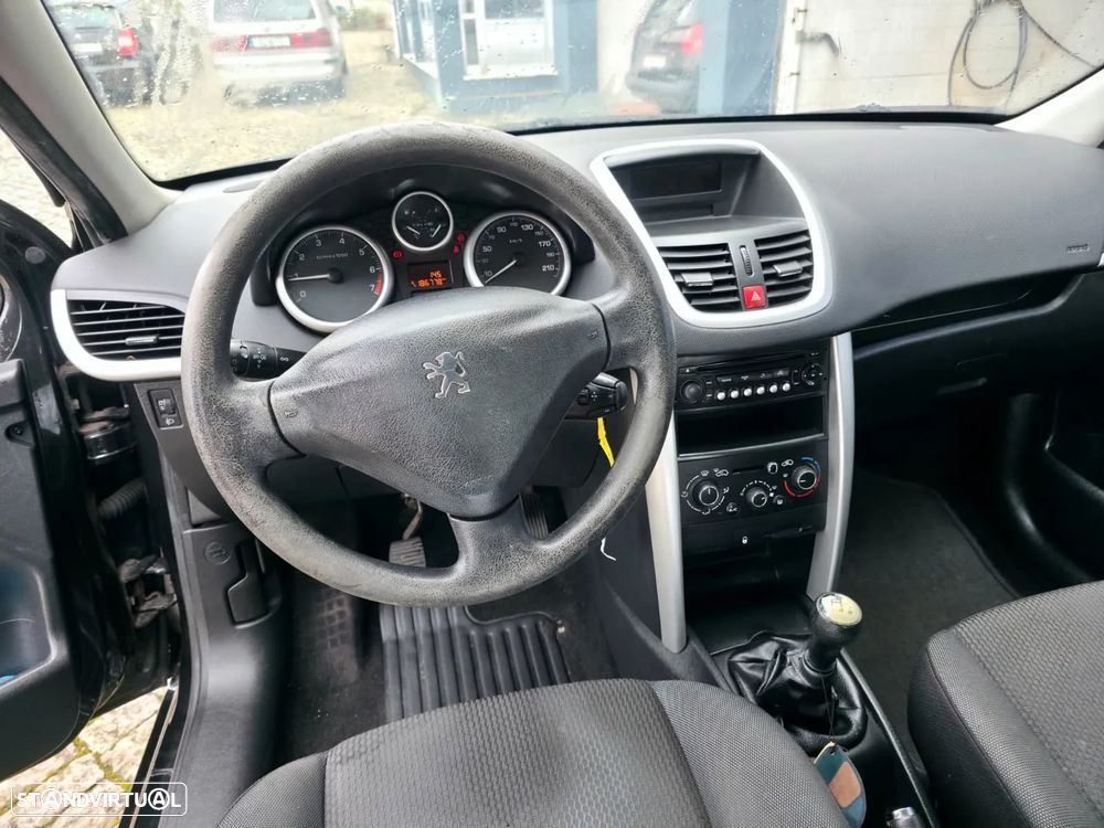Peugeot 207 - 7