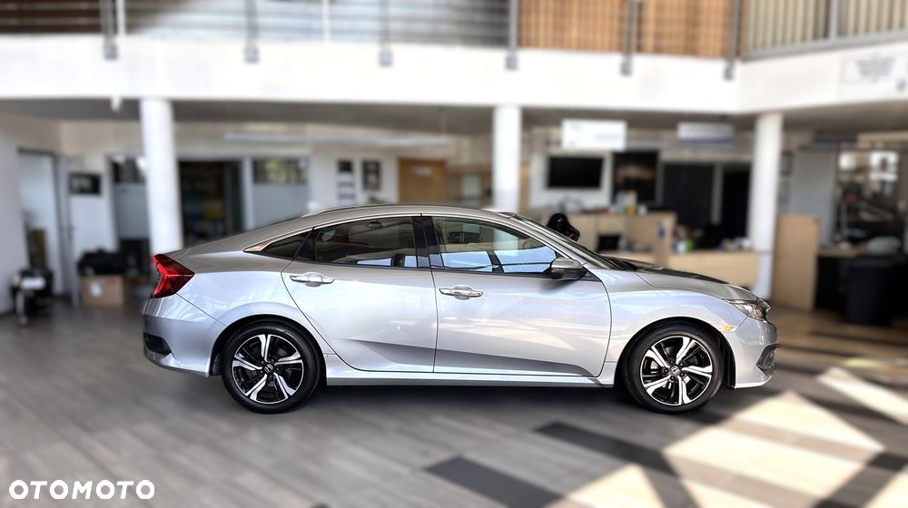 Honda Civic 1.5 i-VTEC Turbo CVT Sport Plus - 8