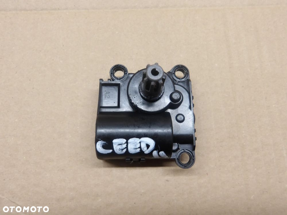 KIA CEED SW II 12-18r. 1.6 CRDI SILNICZEK NAGRZEWNICY D332-ATBAA - 2