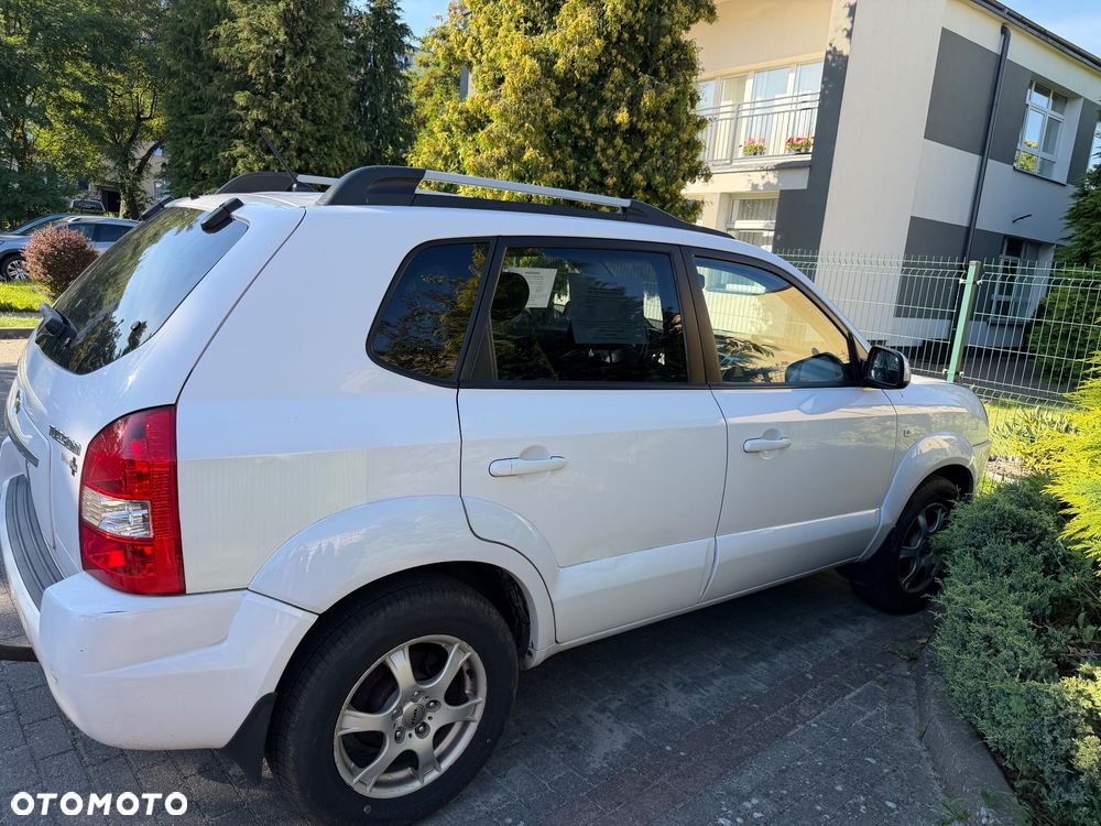 Hyundai Tucson 2.0 Comfort 2WD - 4