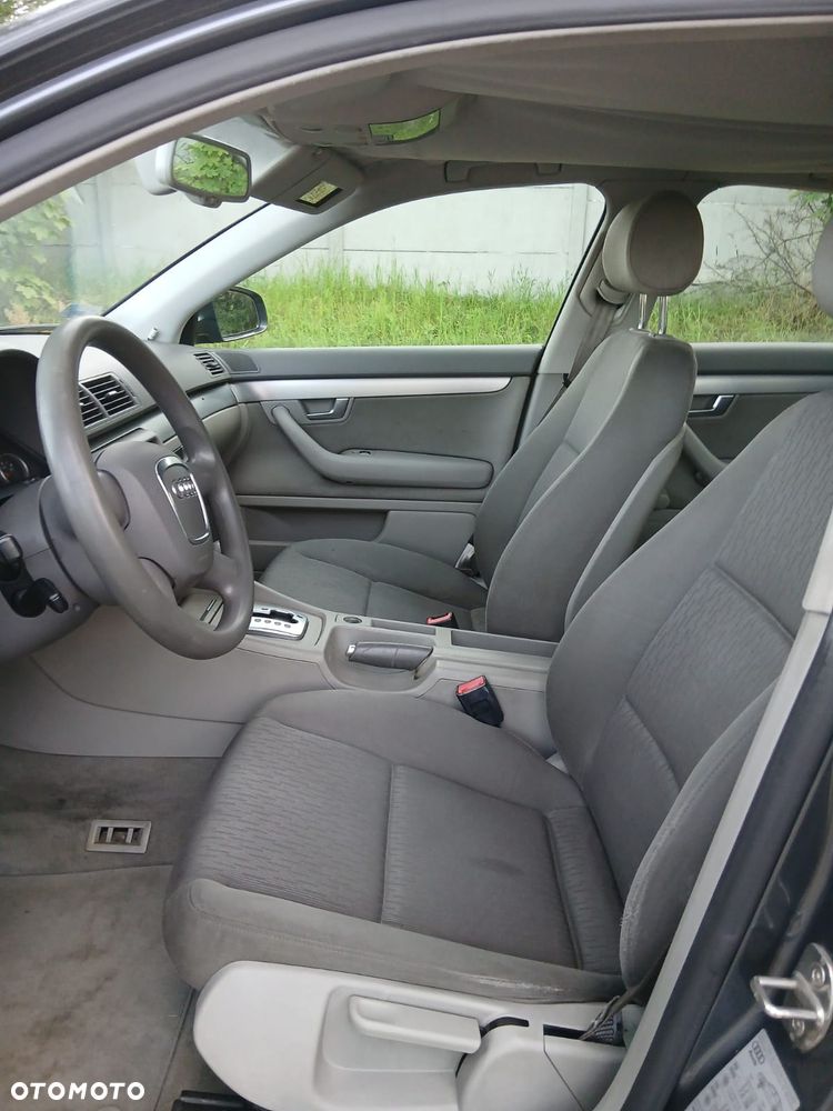 Audi A4 Limousine - 7