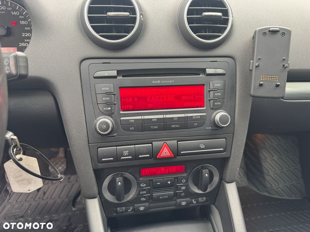 Audi A3 3-drzwiowe 1.6 Attraction - 13