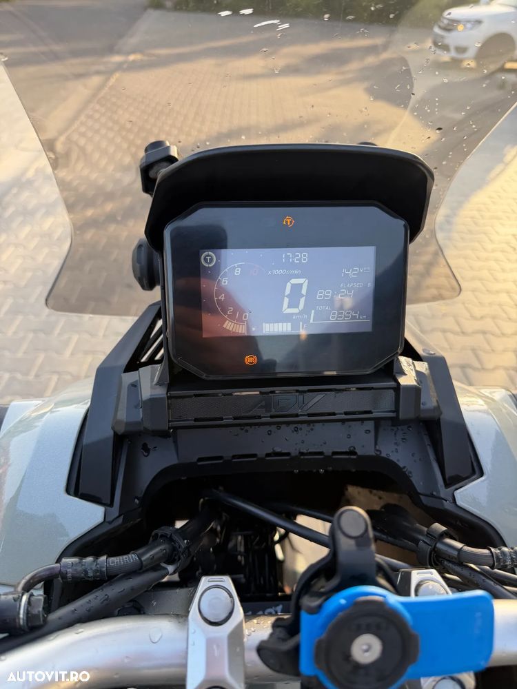 Honda ADV 350 - 5