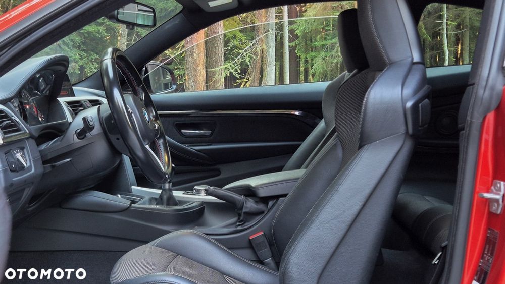 BMW M4 Standard - 14