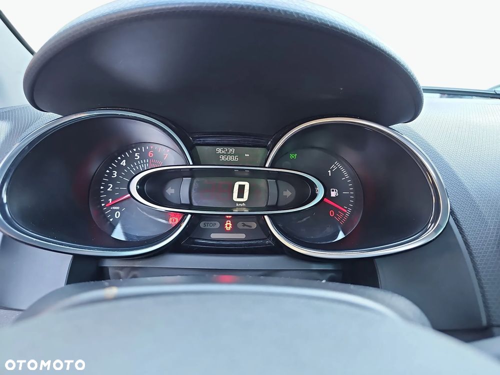 Renault Clio 1.2 16V Alize - 19