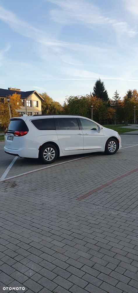 Chrysler Pacifica - 34