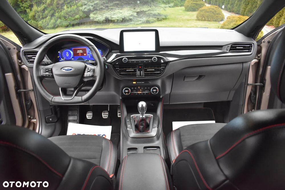 Ford Kuga 1.5 EcoBoost ST-LINE X - 33