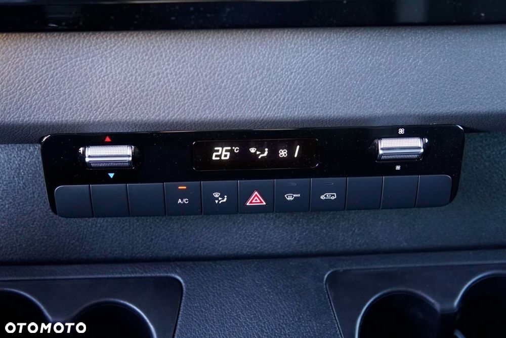 Mercedes-Benz Sprinter - 16