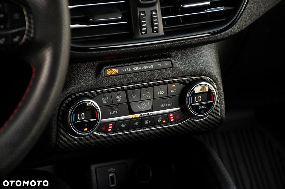Ford Focus 1.5 EcoBoost STart-Stopp-System ST-LINE - 32